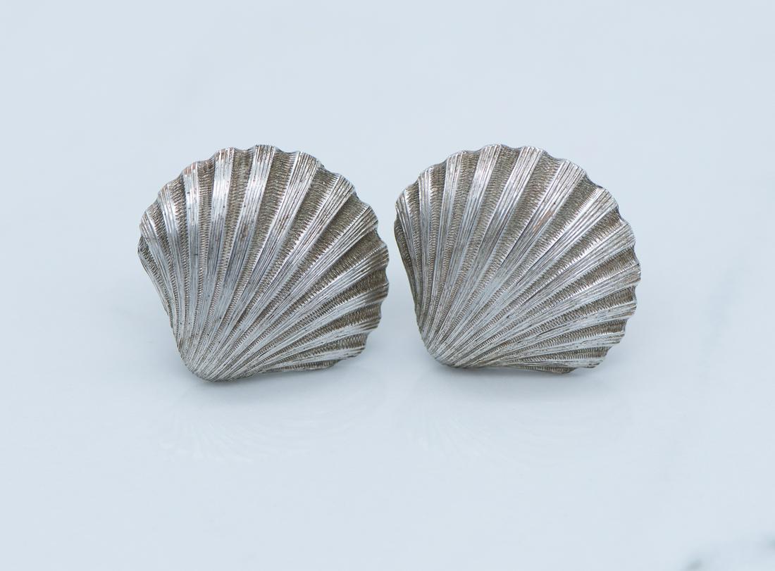 Buccellati Silver Shell Earrings: Marked 925, Clip-on. Need Polishing.