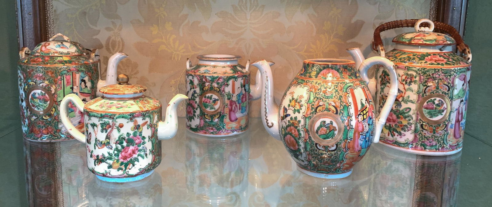 5 Antique Chinese Rose Medallion Porcelain Items (1 of 5)