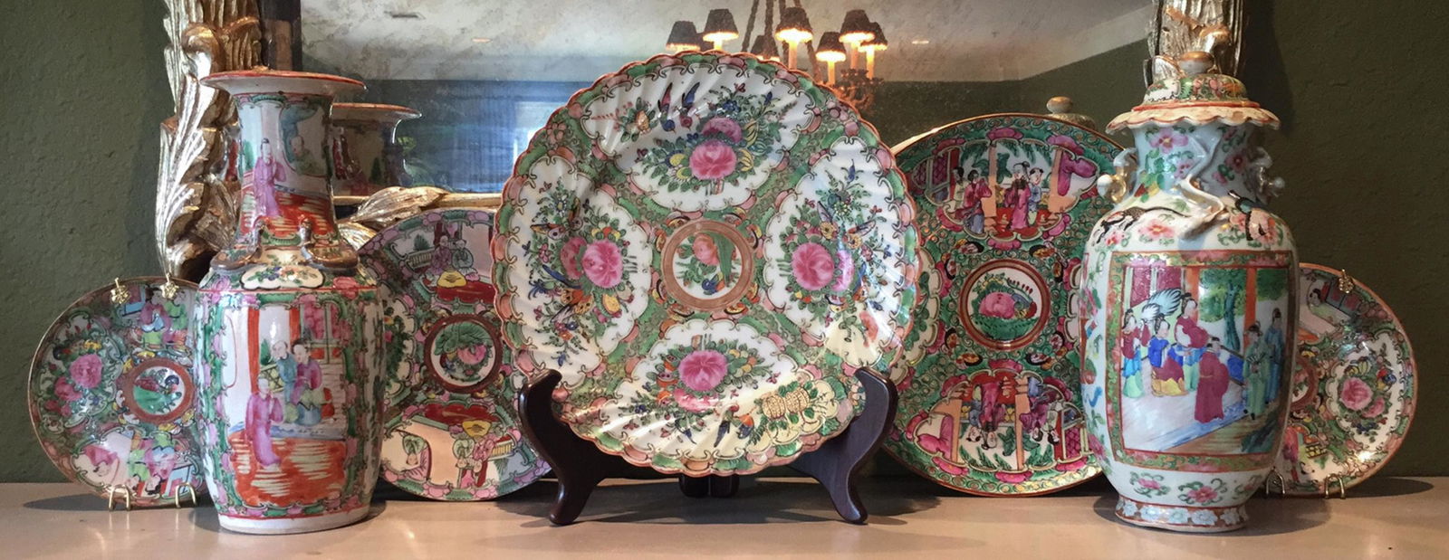 7 Chinese Rose Medallion Porcelain Items (1 of 10)