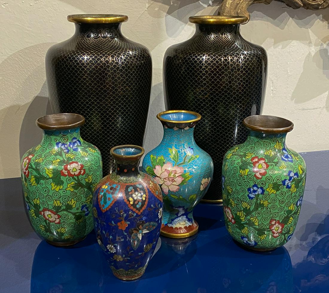 Six Chinese Cloisonne Vases And Shelves (1 of 4)