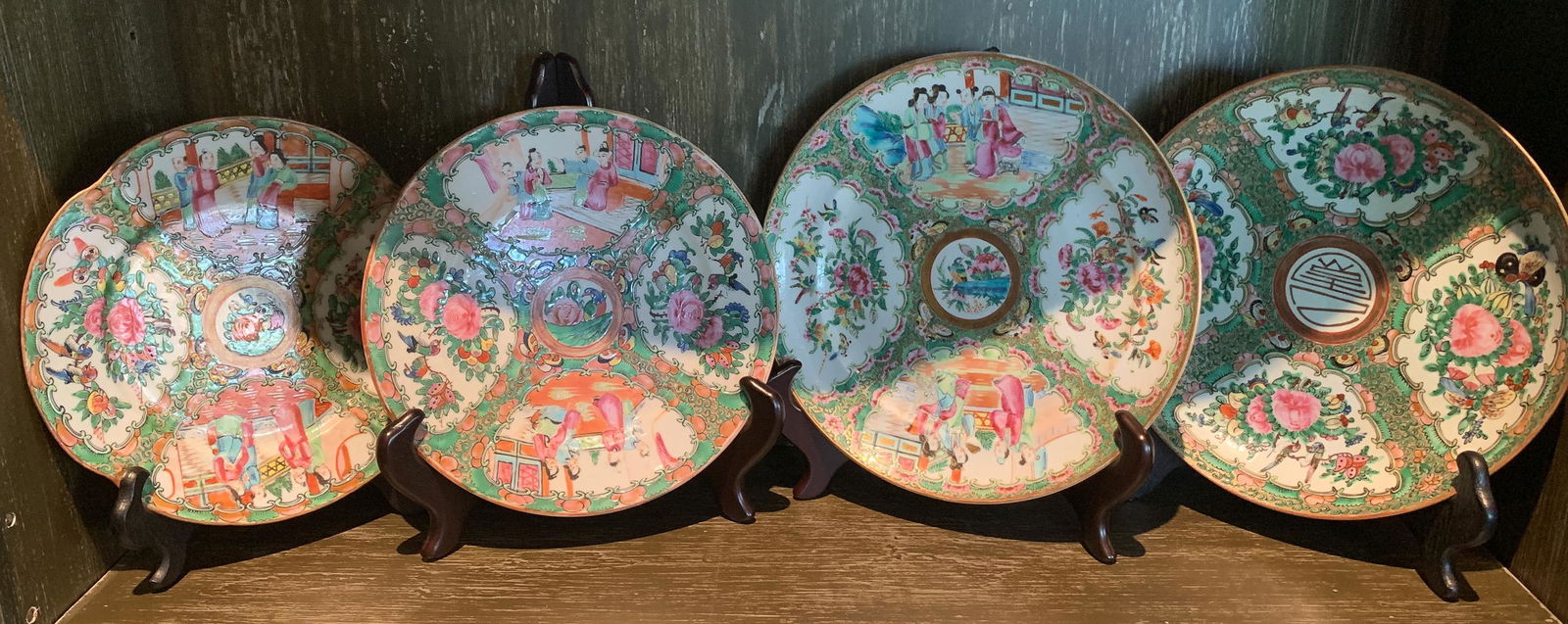 4 Chinese Rose Medallion Porcelain Plates (1 of 5)