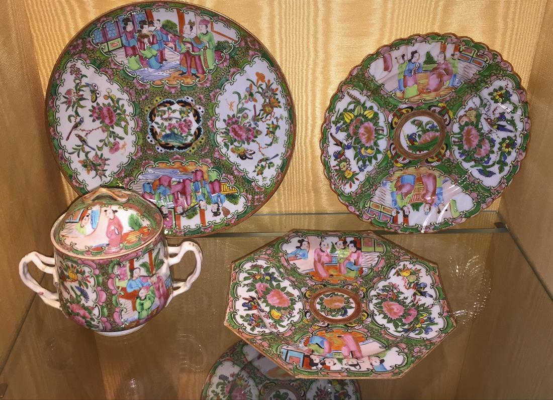 4 Chinese Rose Medallion Porcelain Items (1 of 6)
