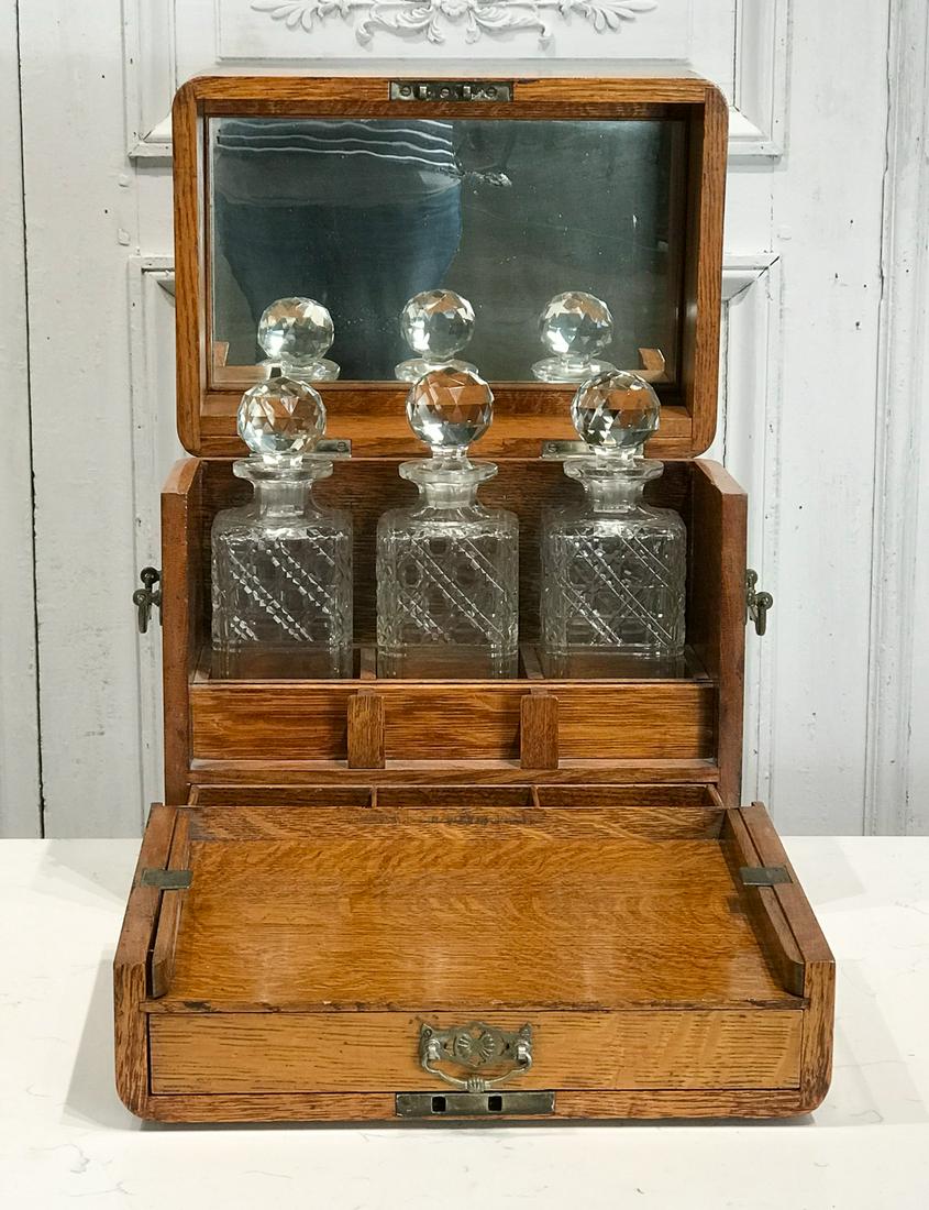 Edwardian Oak Tantalus And Humidor (1 of 12)