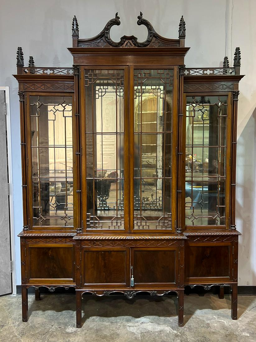 Large Chinese Chippendale Mahogany Breakfront (1 of 15)