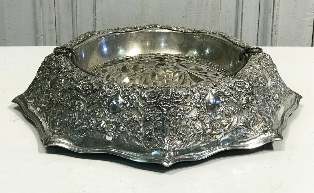 Barbour Silver Co. Silverplate Centerpiece (1 of 13)