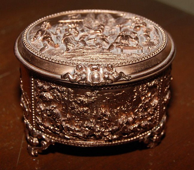 Raised Copper Box 3.5h early 20th c.: Raised Copper Box 3.5h early 20th c.
