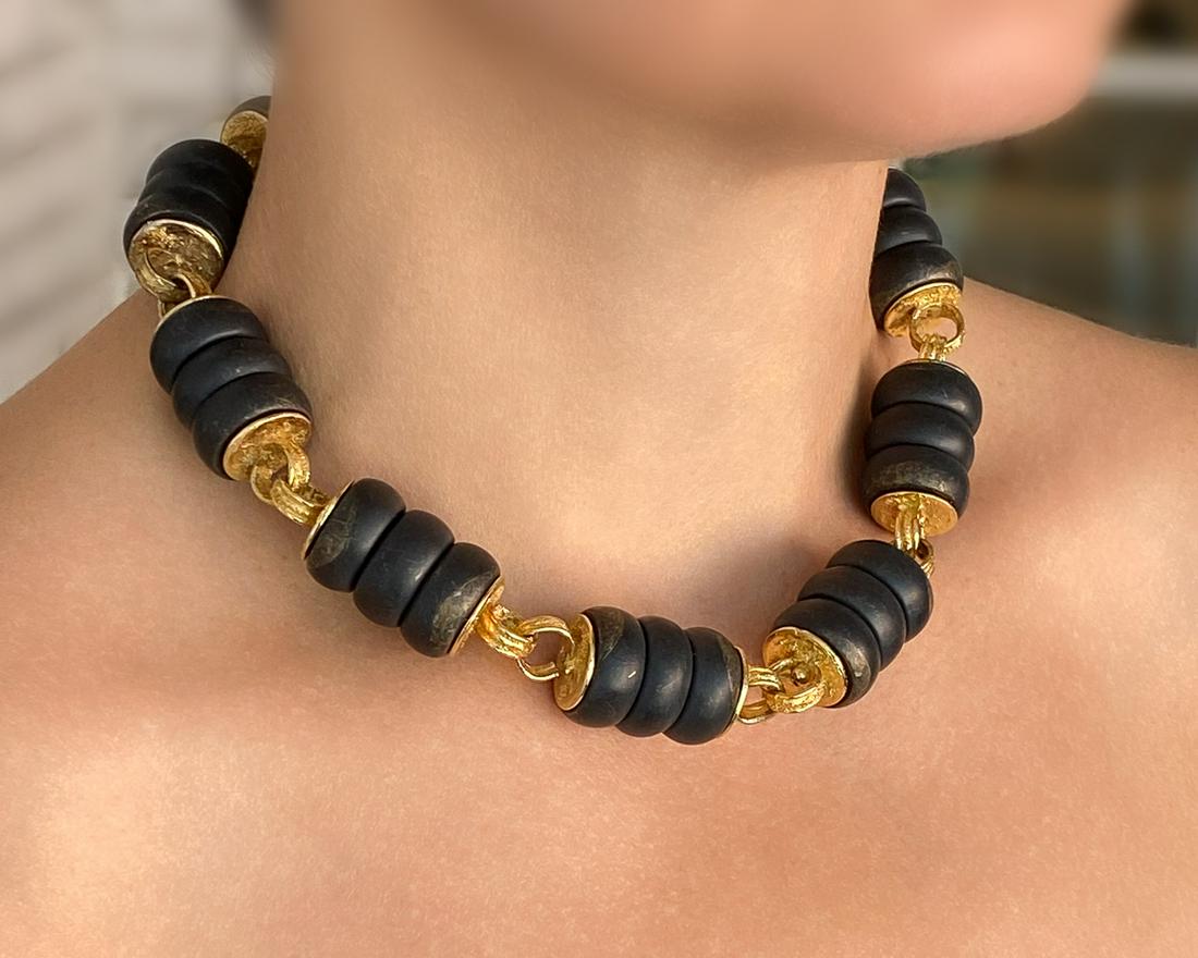 Elizabeth Gage Frosted Onyx And 18k Necklace (1 of 7)