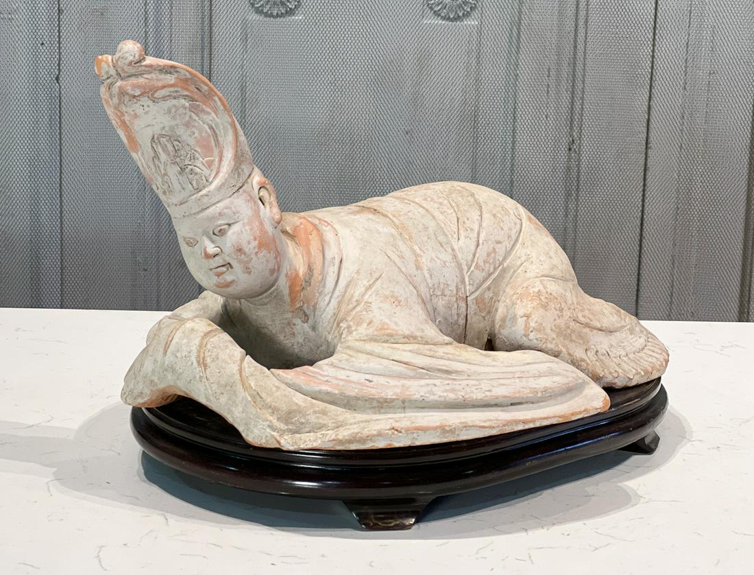 Chinese Tang Earthenware Kowtowing Figure (1 of 15)