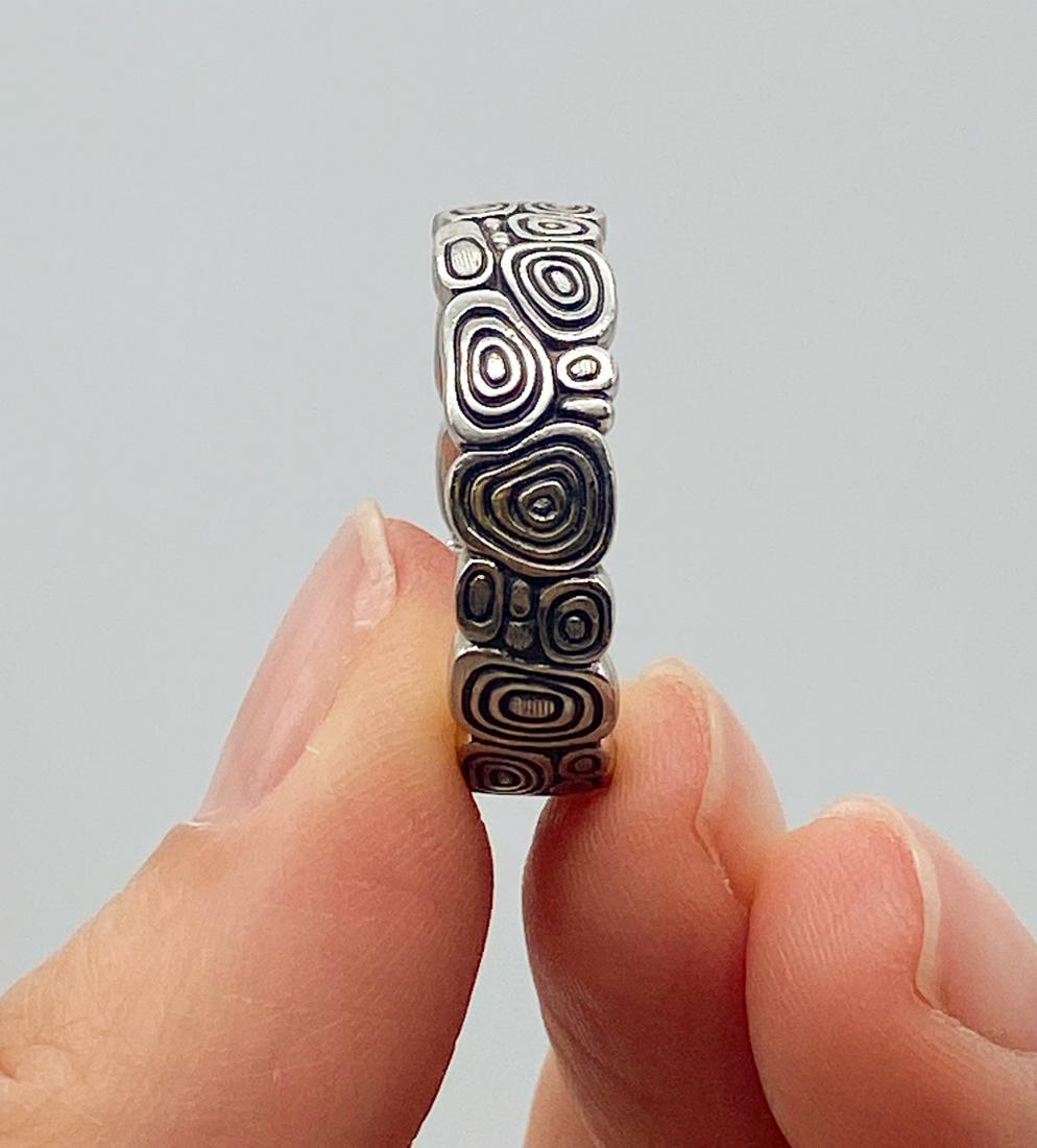 Alex Sepkus Platinum Ripple Band: Men's Alex Sepkus Platinum Ripple Band; 6.75mm Wide; Finger Size 9.5; 16.5 Grams. Wire Transfer Or In-Person Cashier's Check Are The Only Acceptable Methods Of Payment For This Lot, As Well As All Jew