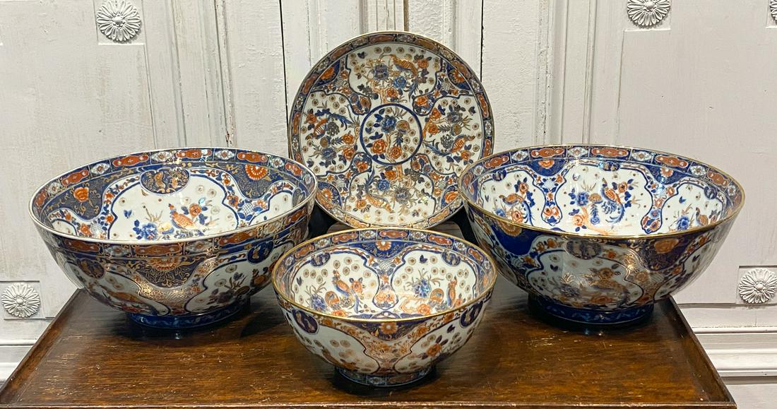Imari Style Suite Of Bowls (1 of 2)