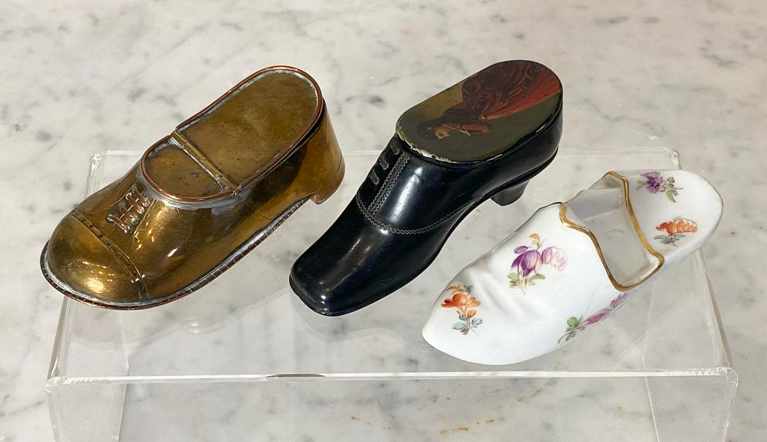 Three Shoe Etui Pin Holders (1 of 4)