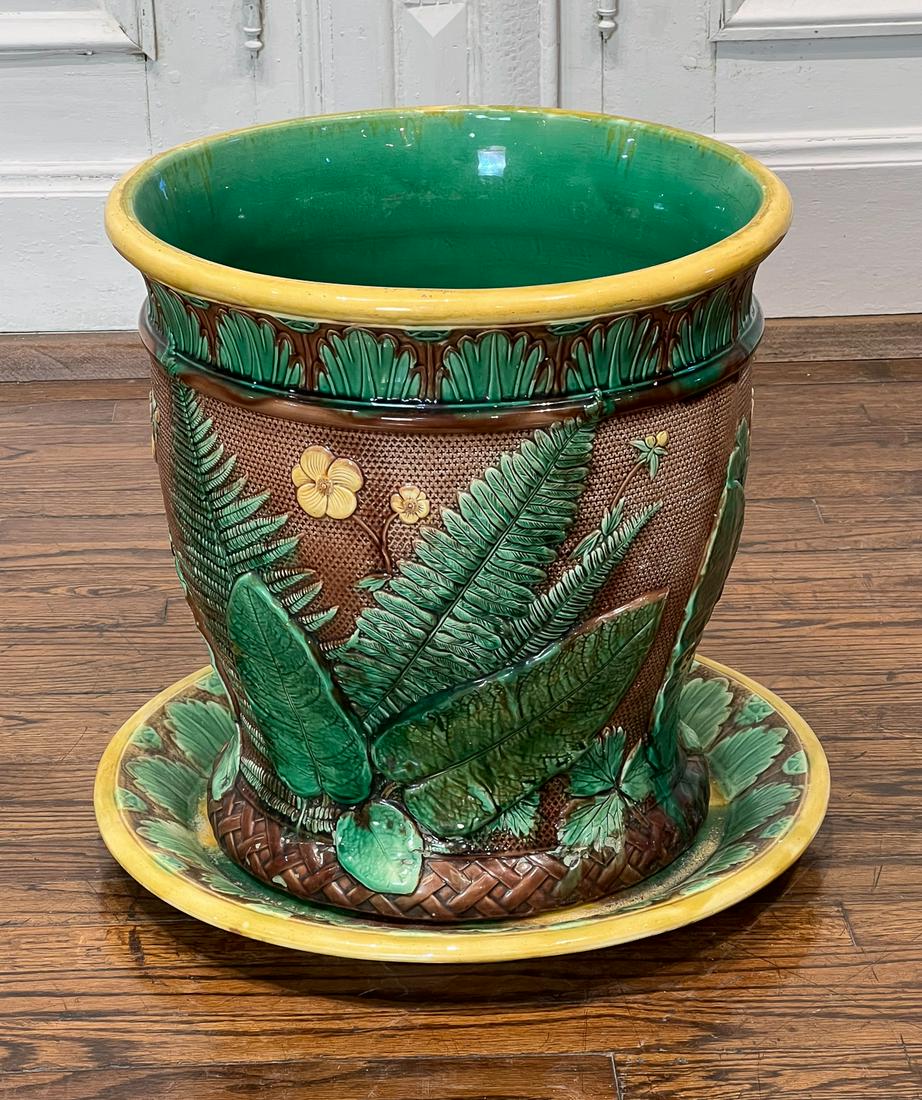 Large Majolica Planter And Undertray (1 of 10)