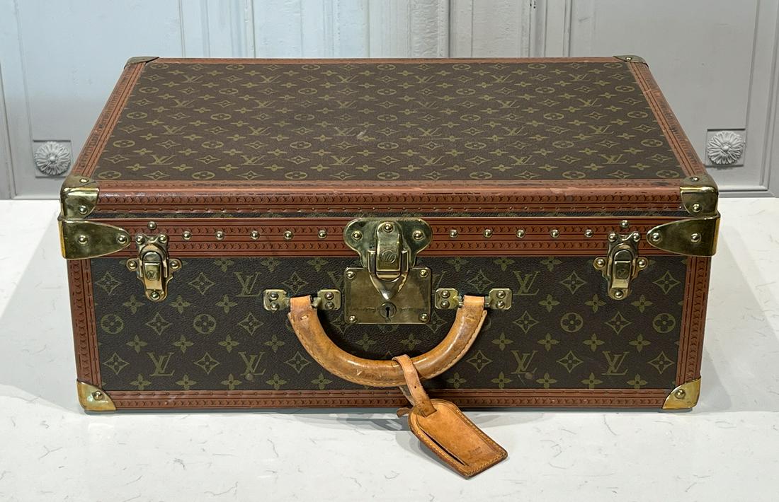 Louis Vuitton Alzer 55 Luggage (1 of 20)