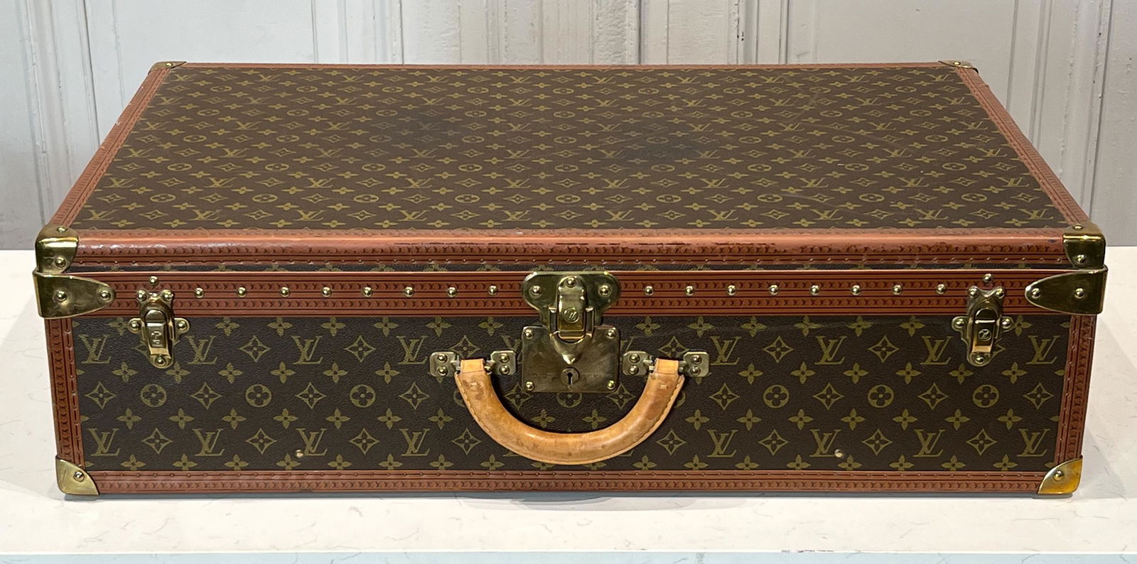 Louis Vuitton Alzer 80 Luggage (1 of 19)