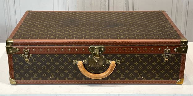 Louis Vuitton Alzer 80 Luggage: Louis Vuitton Alzer 80 In Monogram Coated Canvas. Retains Interior Tray. Includes Keys. See Photos For Condition Commensurate With Age And Use, Some Scuffs And Dings As Shown In Photos. Patina.