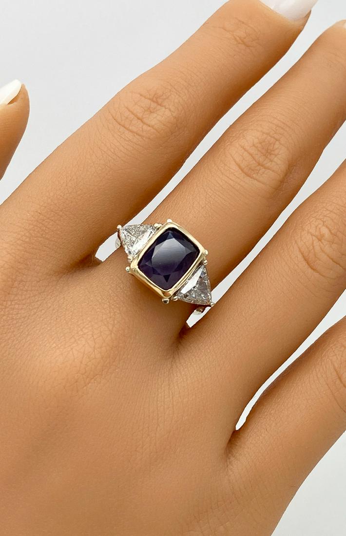 GIA Kashmir Unheated Sapphire And Diamond Ring (1 of 9)