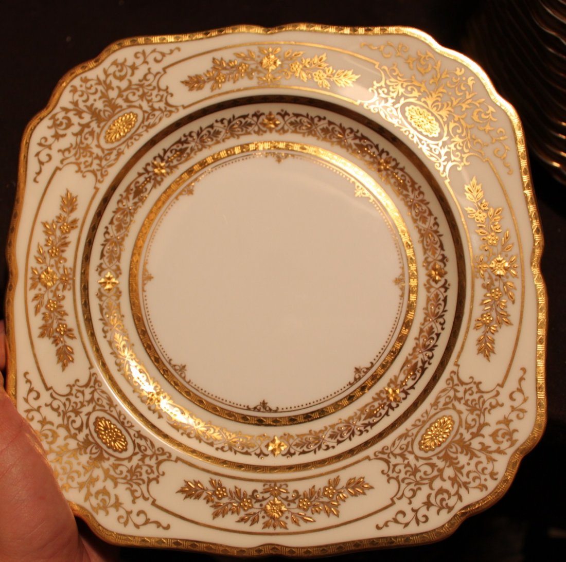 Minton China Service for 30: Measurements: 8.5 x 8.5 plate