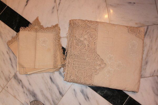 Antique Battenburg Lace Tablecloth: with 12 napkins, cloth 104 x 64