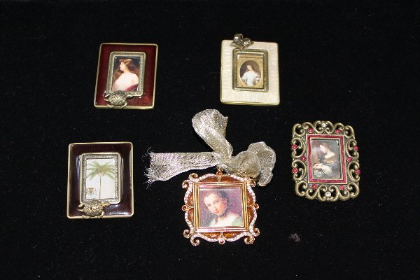 Collection of 5 Jay Strongwater pins: Collection of 5 Jay Strongwater pins