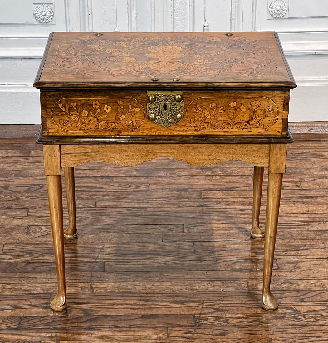 Continental Inlaid Oak Traveling Desk (1 of 8)