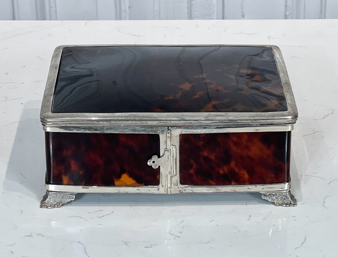 English Tortoise & Sterling Silver Grooming Set (1 of 11)