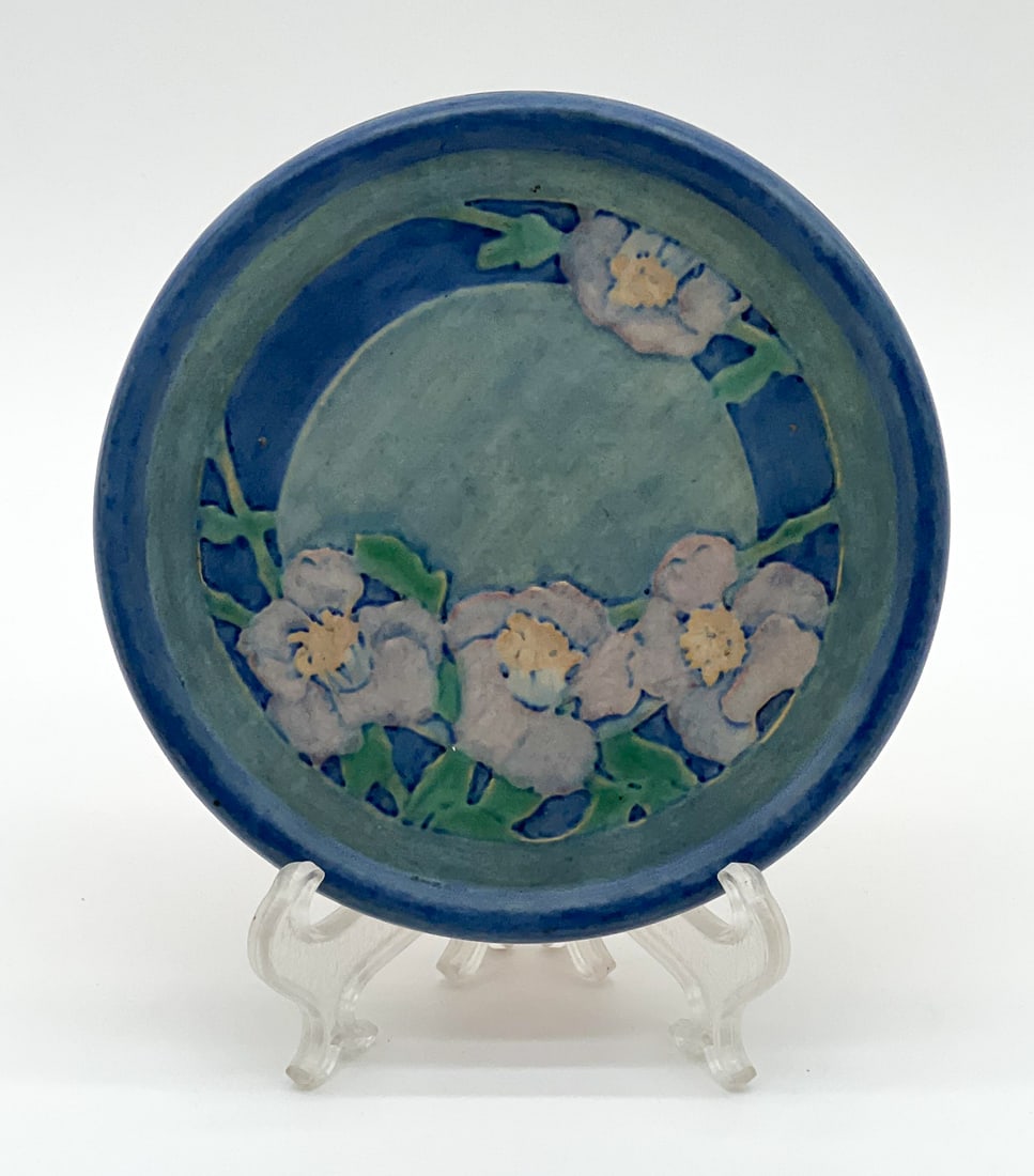 Newcomb Art Pottery Trivet (1 of 4)