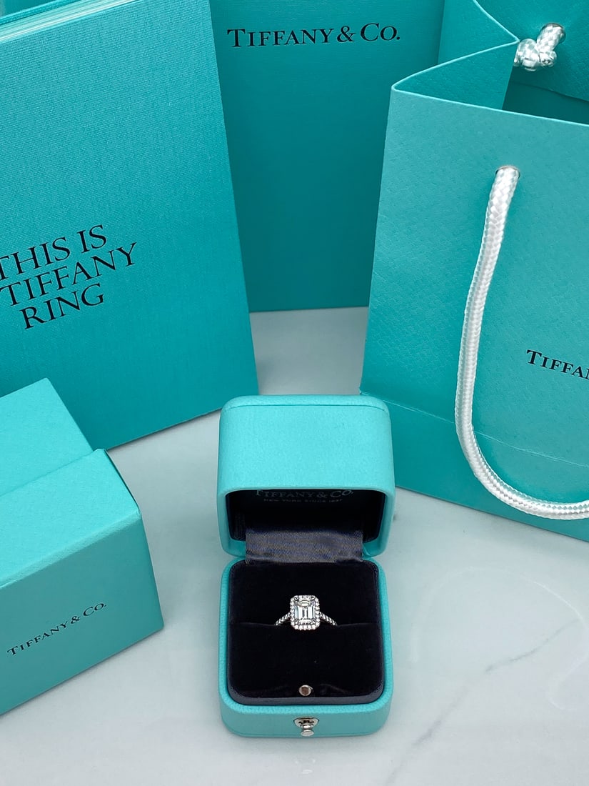 Tiffany & Co. Soleste Diamond And Platinum Ring (1 of 12)