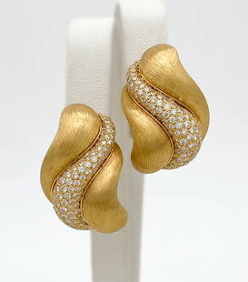 Henry Dunay Sabi Diamond Earrings, 18k Yellow Gold: Dunay Sabi Earrings Having 3.95cts F-G, VVS-VS Diamonds Set In 18k Brushed Gold. Clip-on Style, Properly Marked. 0.75 Inches Wide, 1.5 Inches Long. 35.4g. See Photos For Condition Information. This Lo