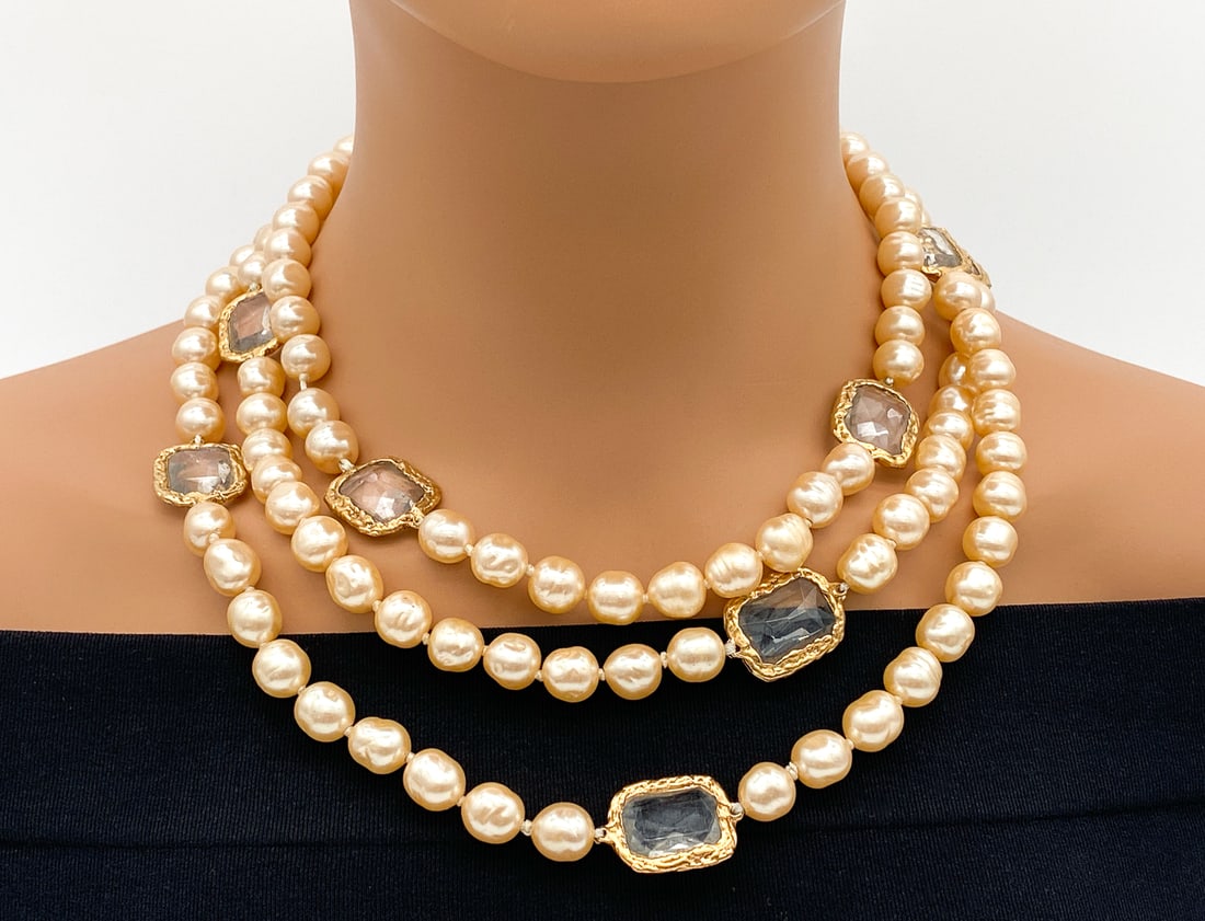 Chanel Goossens Infinity Sautoir Necklace (1 of 5)