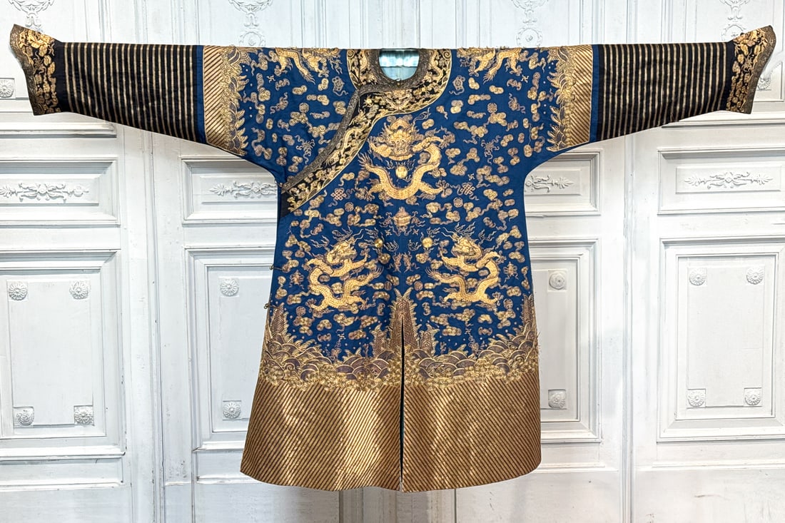 Chinese Qing Imperial Silk Dragon Robe (1 of 12)