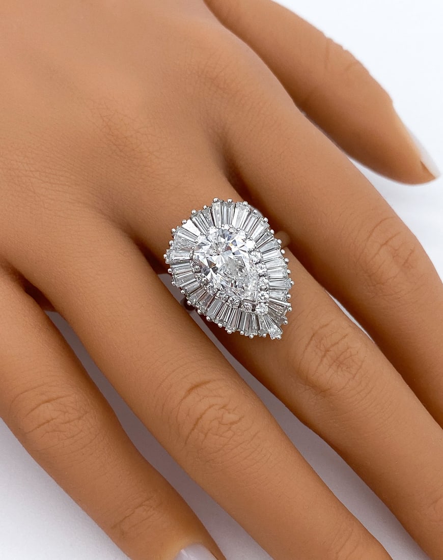 2.46ct Pear Diamond Ladies Ring, Platinum (1 of 7)