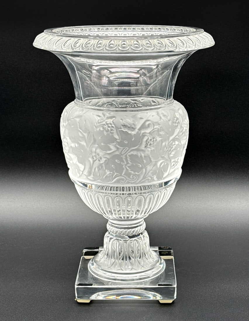 Lalique Versailles Glass Vase (1 of 7)