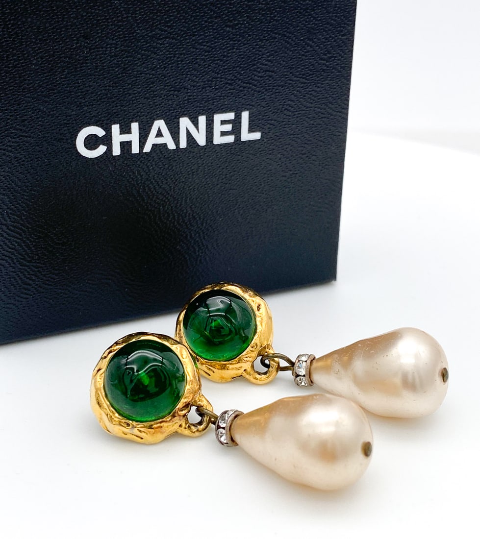 Chanel Pearl for Sale at Auction