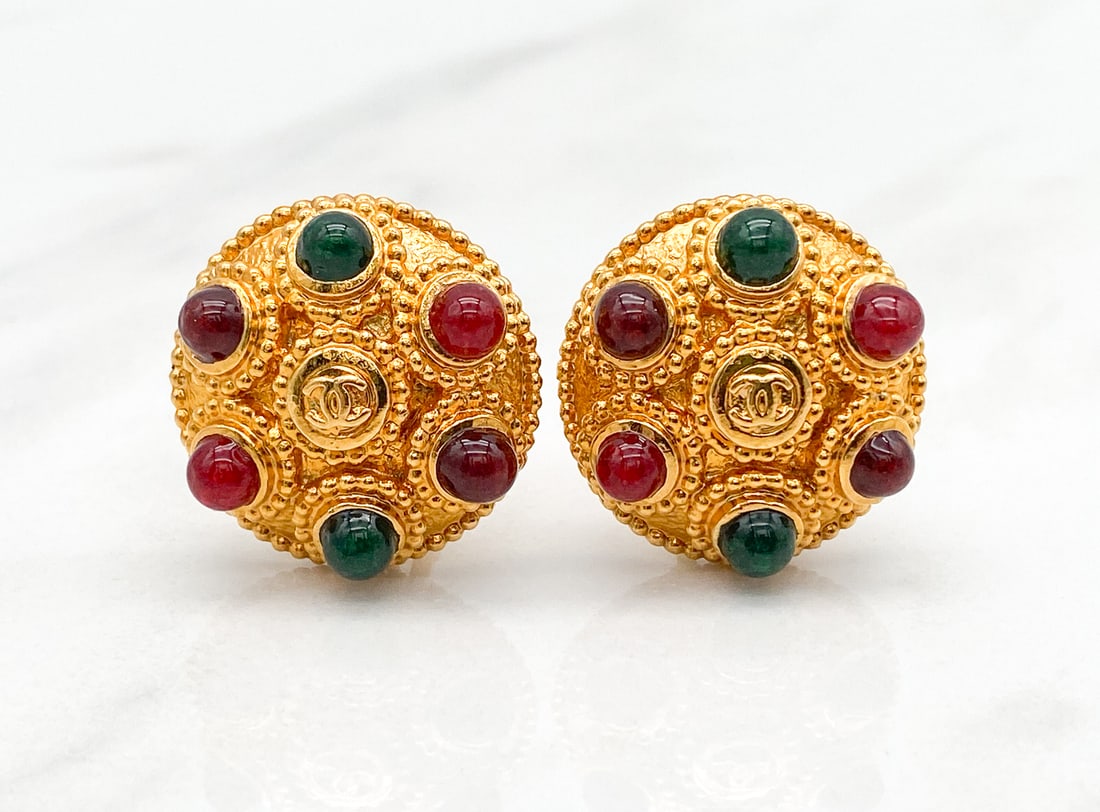 Chanel Gripoix CC Earrings (1 of 3)
