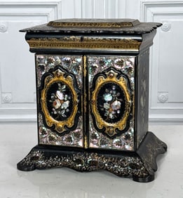 Fine Papier Mache Jewelry Box