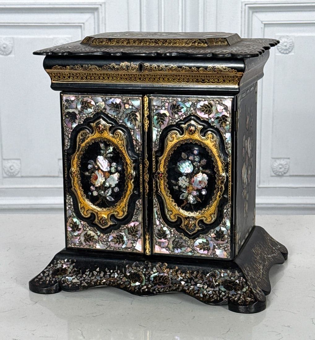 Fine Papier Mache Jewelry Box (1 of 9)