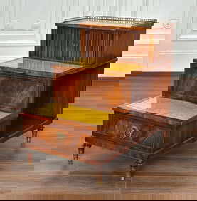 Wm. Berkey Federal Style Mahogany Bed Steps