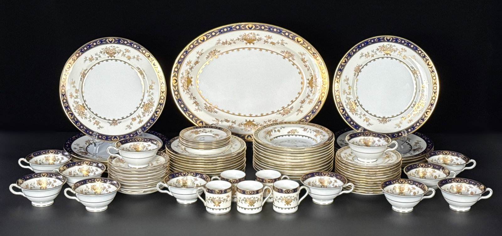 Minton Dynasty Porcelain Dinner Service 81 Pcs (1 of 12)