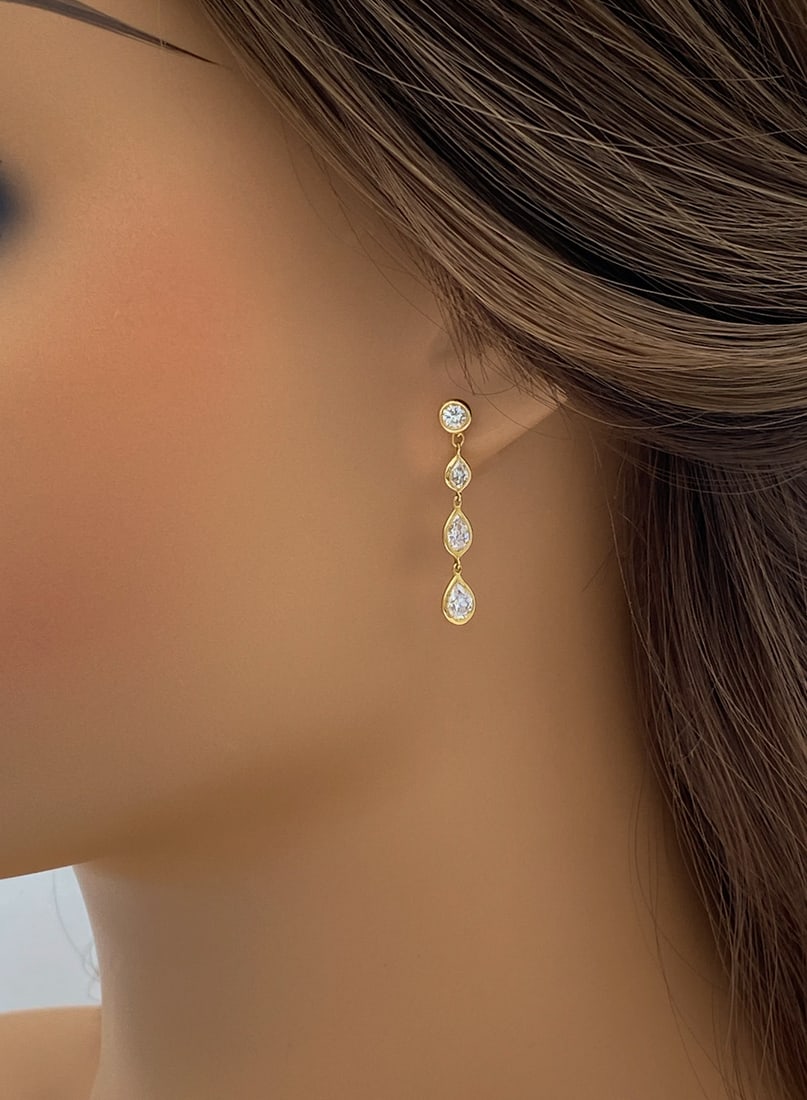 Elsa Peretti For Tiffany & Co. Diamond Earrings: Elsa Peretti For Tiffany & Co. Diamond 18k Earrings, Convertible From Studs To Dangle Earrings, 1.50ctw Pear And Round Cut G-I, VS-SI Diamonds Set In 18k Yellow Gold, 1 1/8 Inches Long, 2.2 Grams, Pie