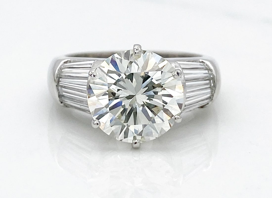4.62ctw Natural Diamond And Platinum Ring: 4.62ctw Natural Diamond And Platinum Ring, J-K Color, Vs1 Clarity, Marked JBS For Jewels By Star, Size 7, Total Weight 13.5 Grams. Wire Transfer Or Zelle Required For All Jewelry And Silver Purchases.