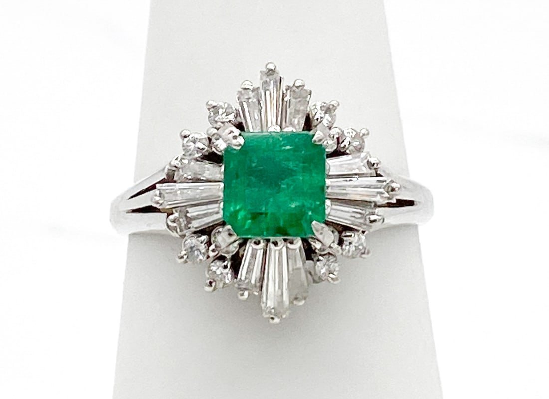 GIA Colombian Emerald & Natural Diamond Ring: GIA Colombian Emerald & Natural Diamond Ring, 1.04ctw Colombian Emerald Surrounded By 0.81ctw Vs1-Vs2, F-G Natural Diamonds, Platinum Setting, Size 7.5, Total Weight 8.0 Grams. Wire Transfer Or Zelle