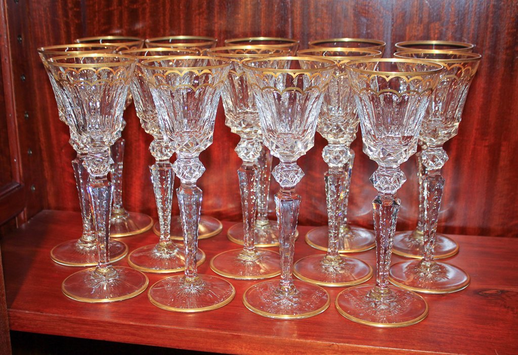 Set Of 14 St. Louis Excellence Pattern Wine: Stems. 9 & 7/8 Inches Tall. Perfect Condition.