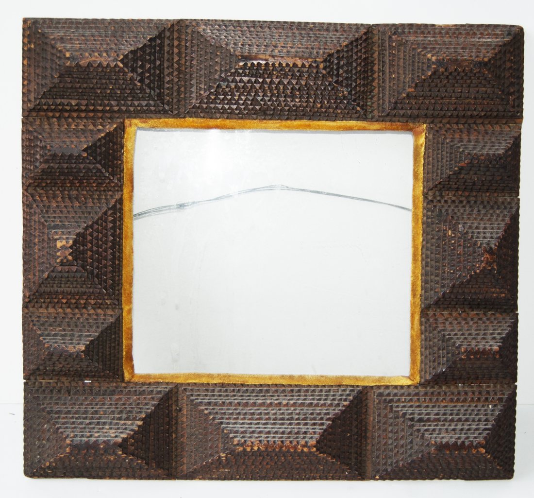 American 19th C. appiled carved wood Tramp Art frame: American 19th C. appiled carved wood Tramp Art frame Canvas that frame will accommodate: 9 x 10 1/2 Frame width: 4