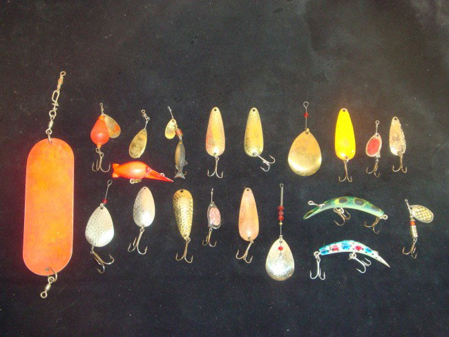 Fishing Lures (20) ANTIQUE: Fishing Lures (20) ANTIQUE