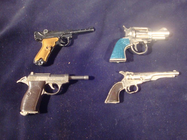 4 Cap guns Min 2": 4 Cap guns Min 2" 1 Old Timer