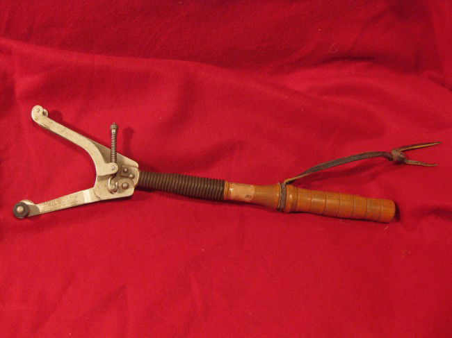 Winchester Western Division Hand Trap: Winchester Western Division Hand Trap Clay Pigeon Thrower Both Western & Winchester 17 1/4"