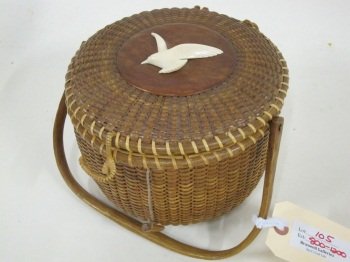NANTUCKET FRIENDSHIP BASKET PURSE: Made by Jose Formoso Reyes (1902-1980, Filipino/American). The top centering a mahoga NY panel applied with a carved ivory seagull, the body mounted with a hardwood swing handle. Inscribed on bottom: 
