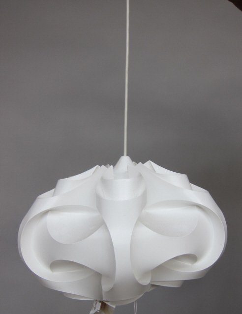 Le KLINT LIGHTING: A 20th Century classic Danish modern geometric "Le Klint" moulded white plastic hanging pendant fixture. Measures: 20" D x 14" H