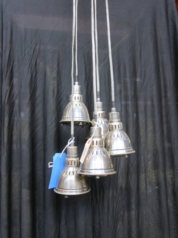 LIGHT FIXTURE: LIGHT FIXTURE