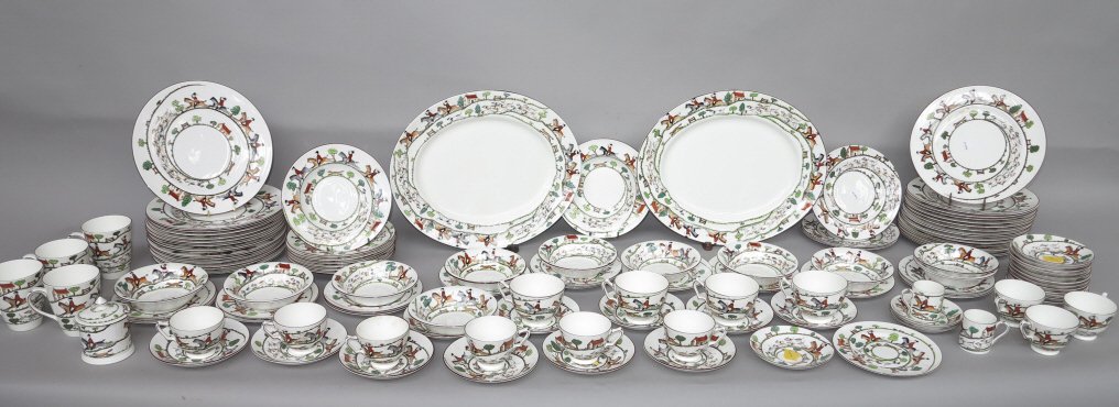 CROWN STAFFORDSHIRE "HUNTING SCENE" SERVICE: 113 pcs. including 30 dinner plates (Diam. 10 1/2"), 15 salad plates, 3 dessert plates, 8 soup plates, 11 fruit bowls, 4 teacups and 11 saucers, 9 coffee cups and 13 saucers, 2 demitasse cups and 3 sa